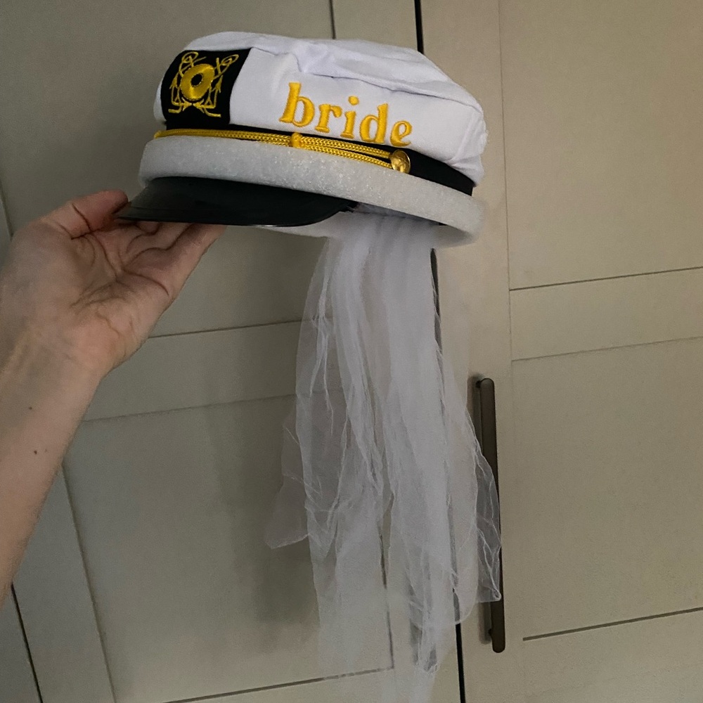 Bride captain hat veil